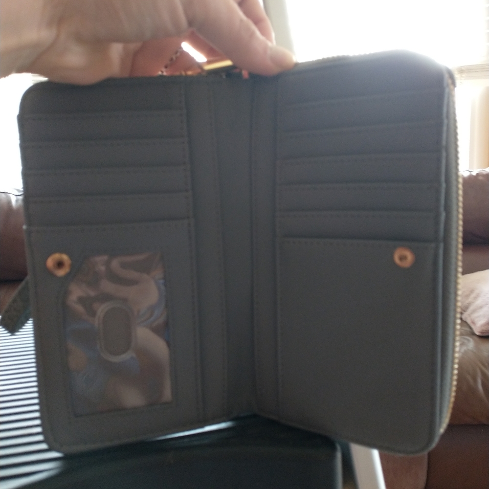 Wallet - Picture 2 of 3